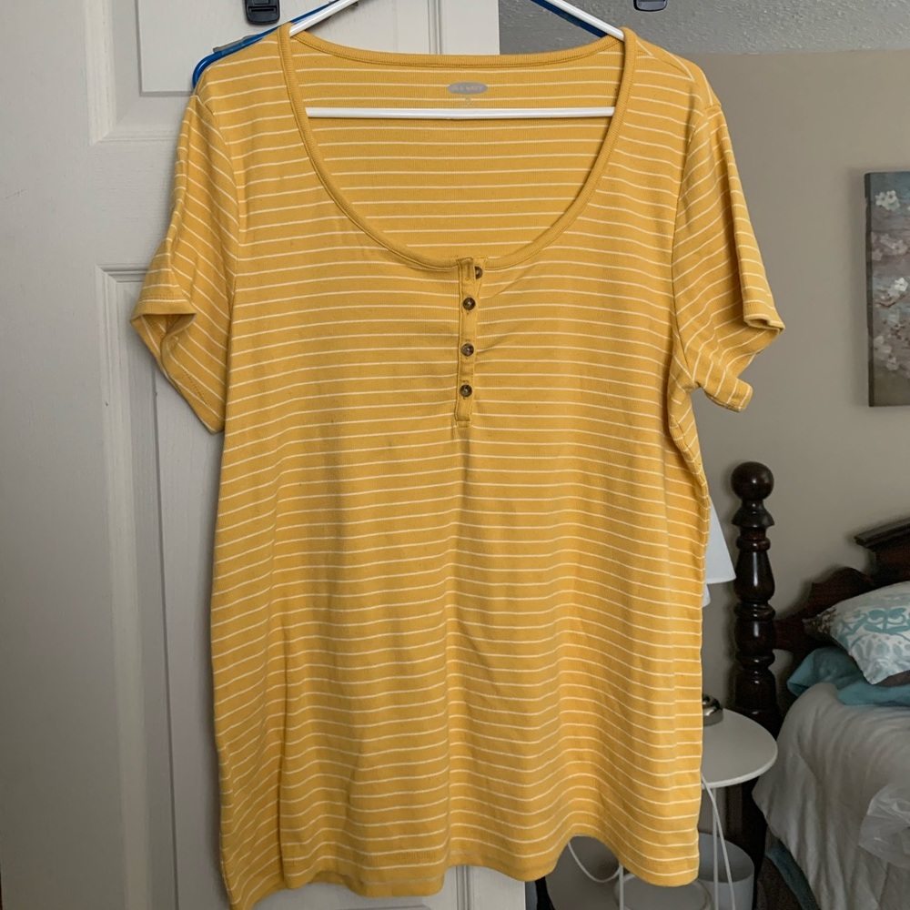 Old Navy T-Shirt (3X)
